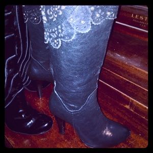 Gorgeous ELSE Black Leather Filigree Boots